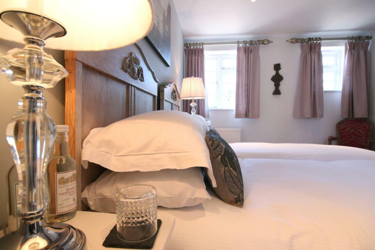 ストラットフォード＝アポン＝エイボン The Bell, Alderminster Bed & Breakfast エクステリア 写真
